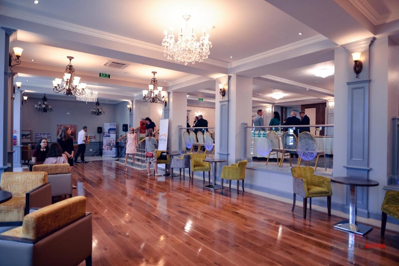 The Frontier Hotel Siret エクステリア 写真