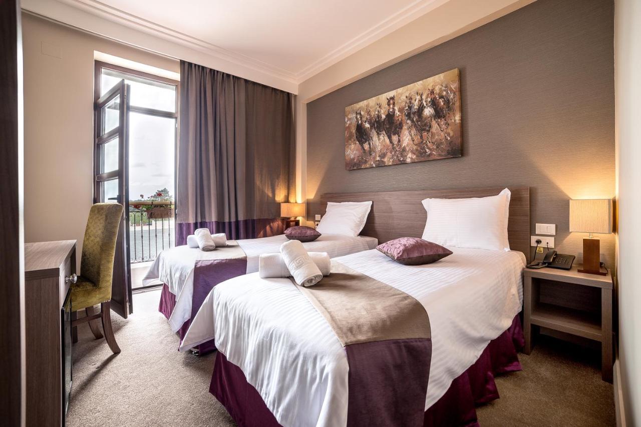 The Frontier Hotel Siret エクステリア 写真