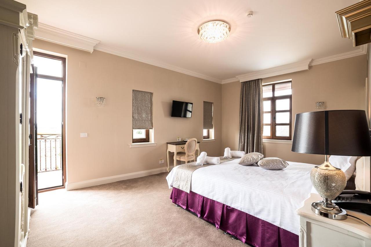 The Frontier Hotel Siret エクステリア 写真